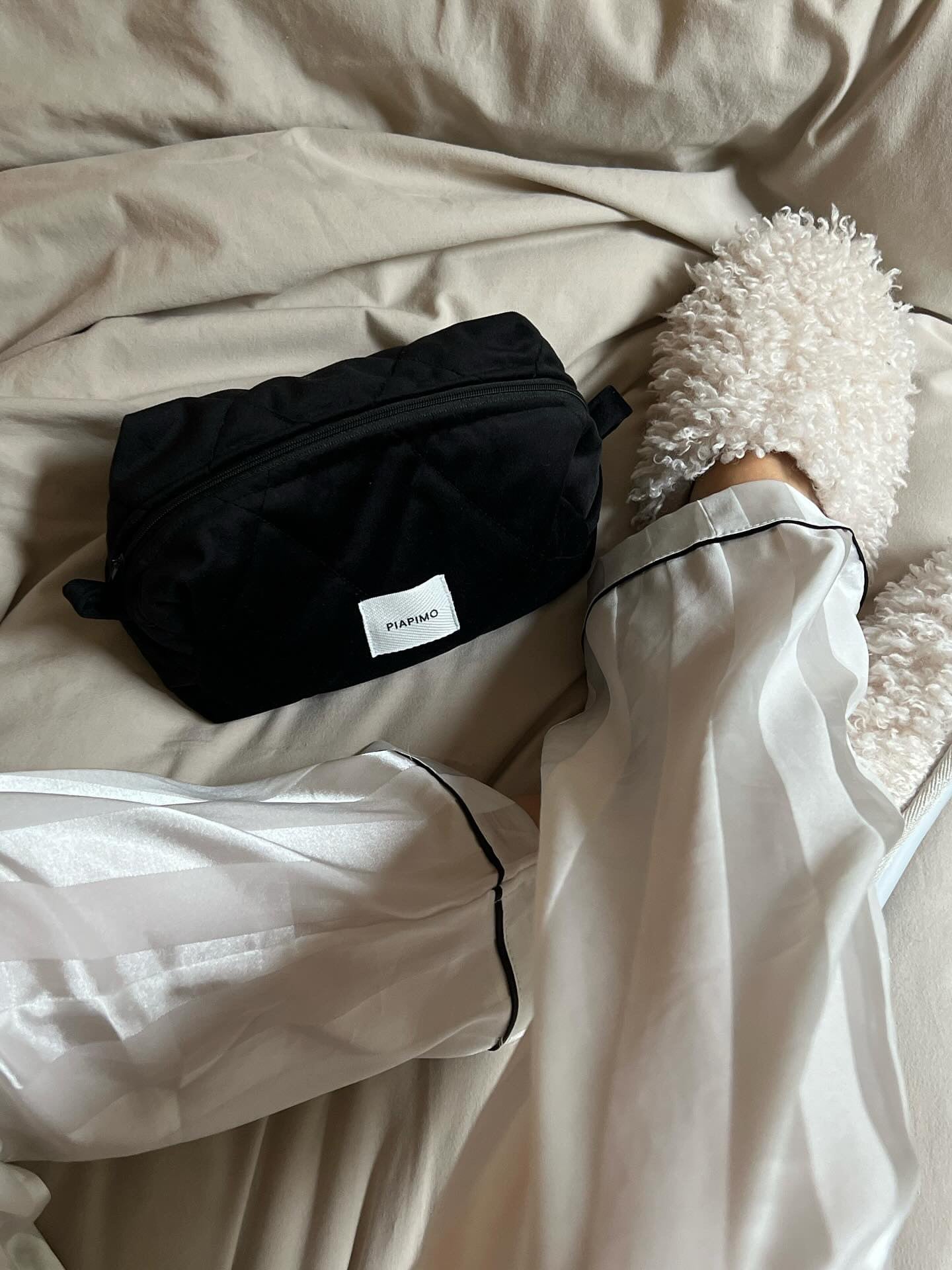 Smokey Piapimo Cosmetic Bag