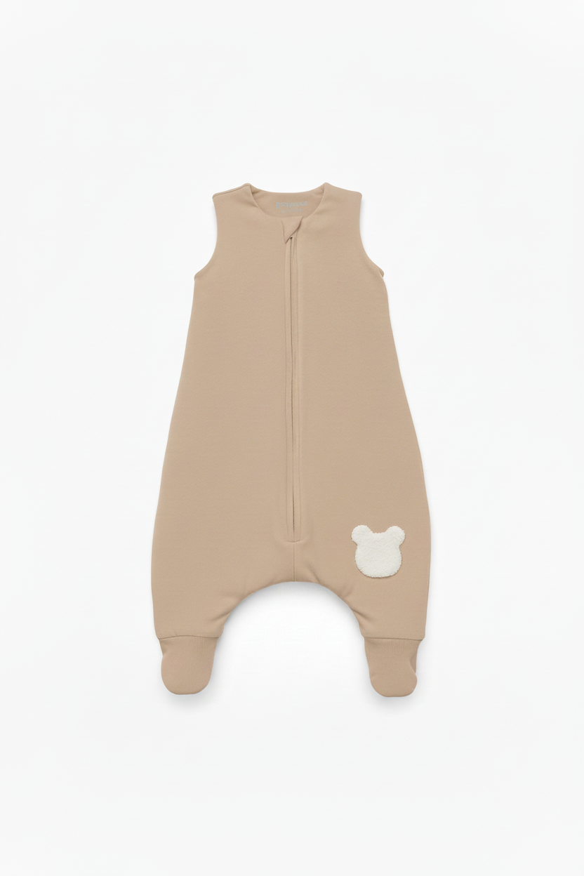 Śpiworek z nogawkami latte z misiem bouclé
